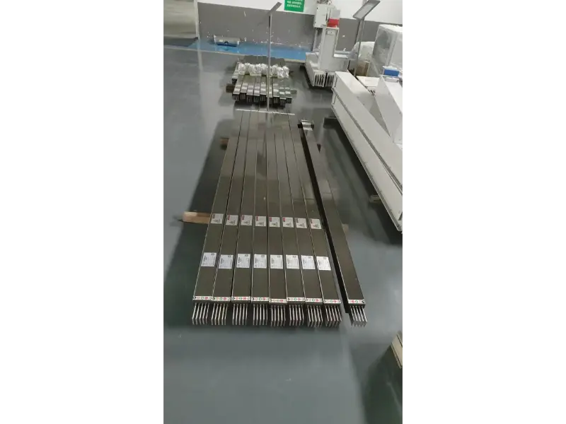 Çin Busbar Magistral Sistemi Fabriki Ekstremal Mühitlərdə Etibarlı Enerji Paylanması üçün IP68 Qoruma Məhsullarını işə salır