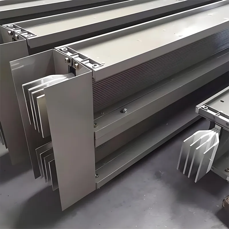 Aşağı gərginlikli sendviç avtobus yolu